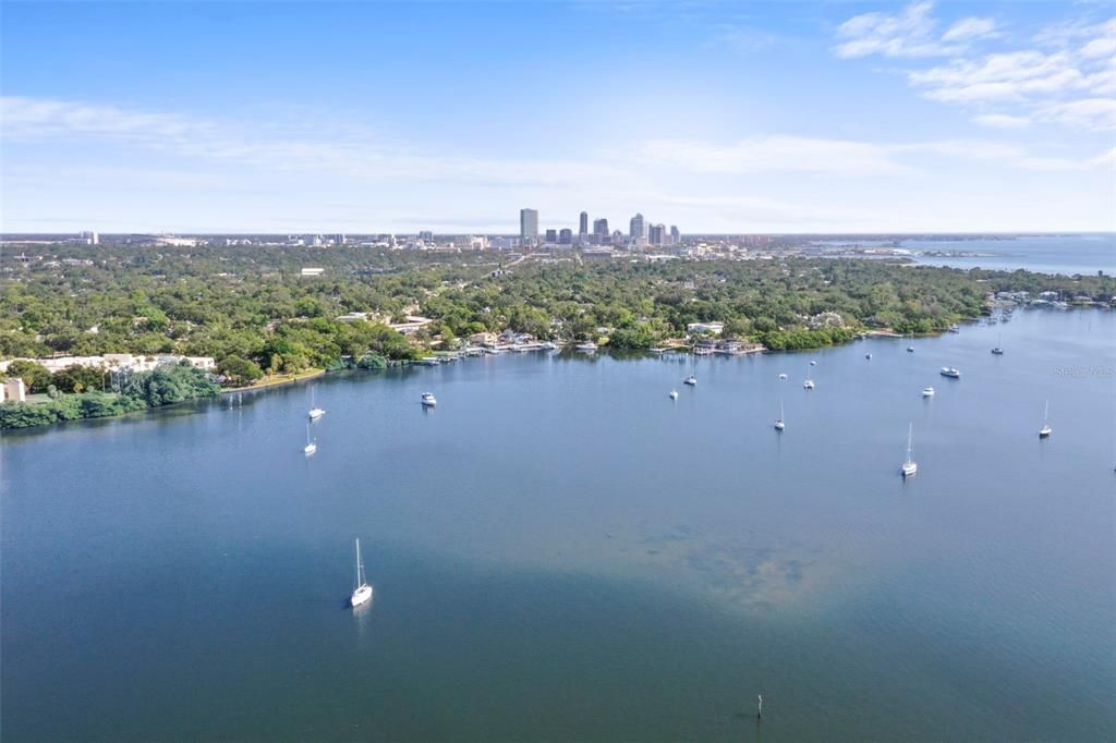 En Venta: $289,000 (2 camas, 1 baños, 825 Pies cuadrados)