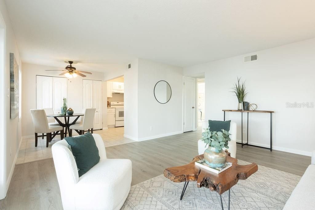 En Venta: $289,000 (2 camas, 1 baños, 825 Pies cuadrados)