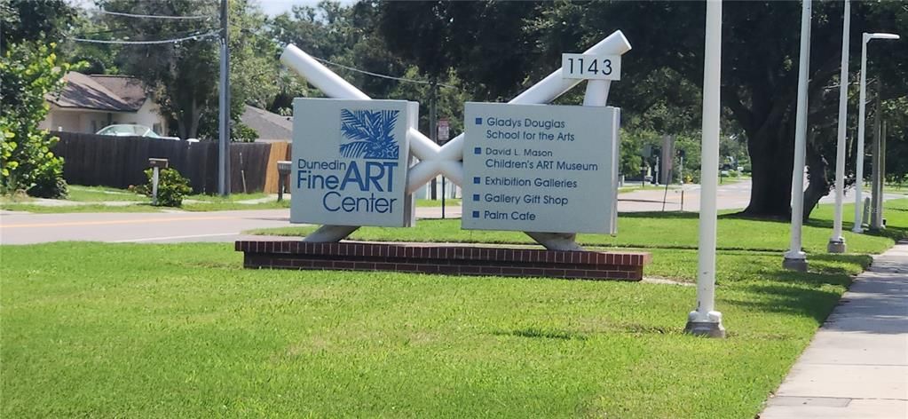 Под контрактом: $899,000 (4 спален, 3 ванн, 2556 Квадратных фут)