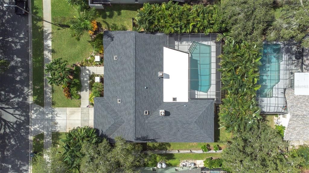 Под контрактом: $899,000 (4 спален, 3 ванн, 2556 Квадратных фут)