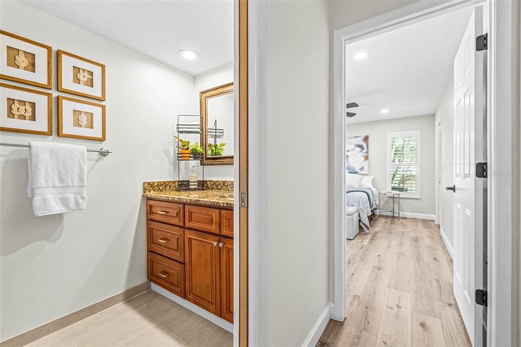 Под контрактом: $899,000 (4 спален, 3 ванн, 2556 Квадратных фут)