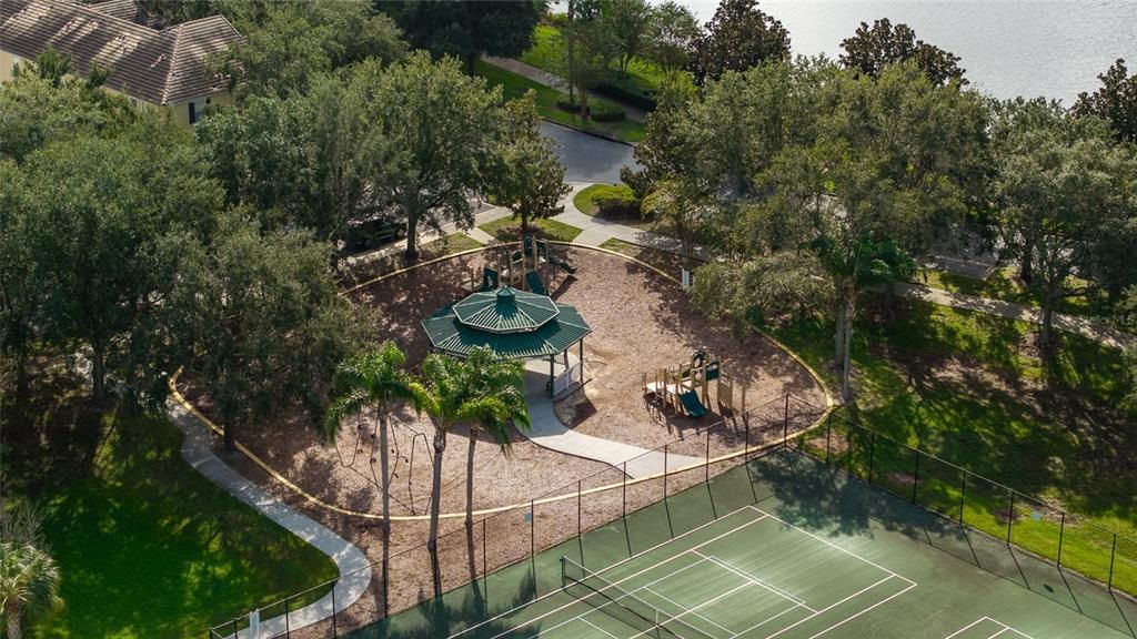 Под контрактом: $369,500 (3 спален, 2 ванн, 1720 Квадратных фут)