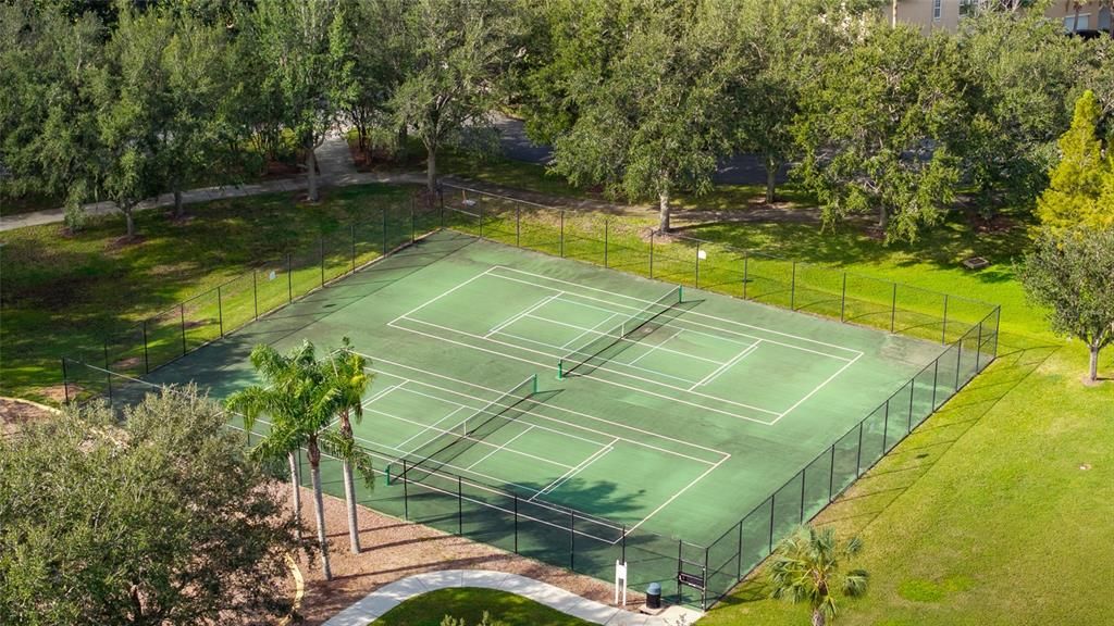 Под контрактом: $369,500 (3 спален, 2 ванн, 1720 Квадратных фут)