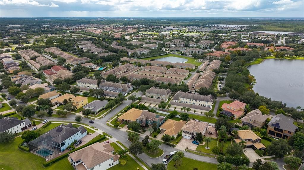 Под контрактом: $369,500 (3 спален, 2 ванн, 1720 Квадратных фут)