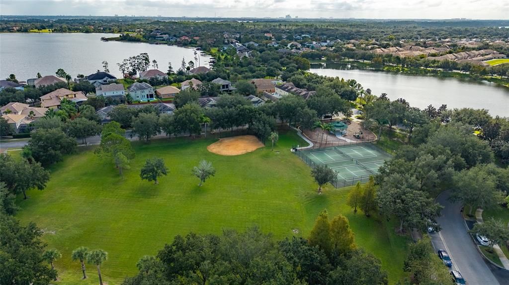 Под контрактом: $369,500 (3 спален, 2 ванн, 1720 Квадратных фут)