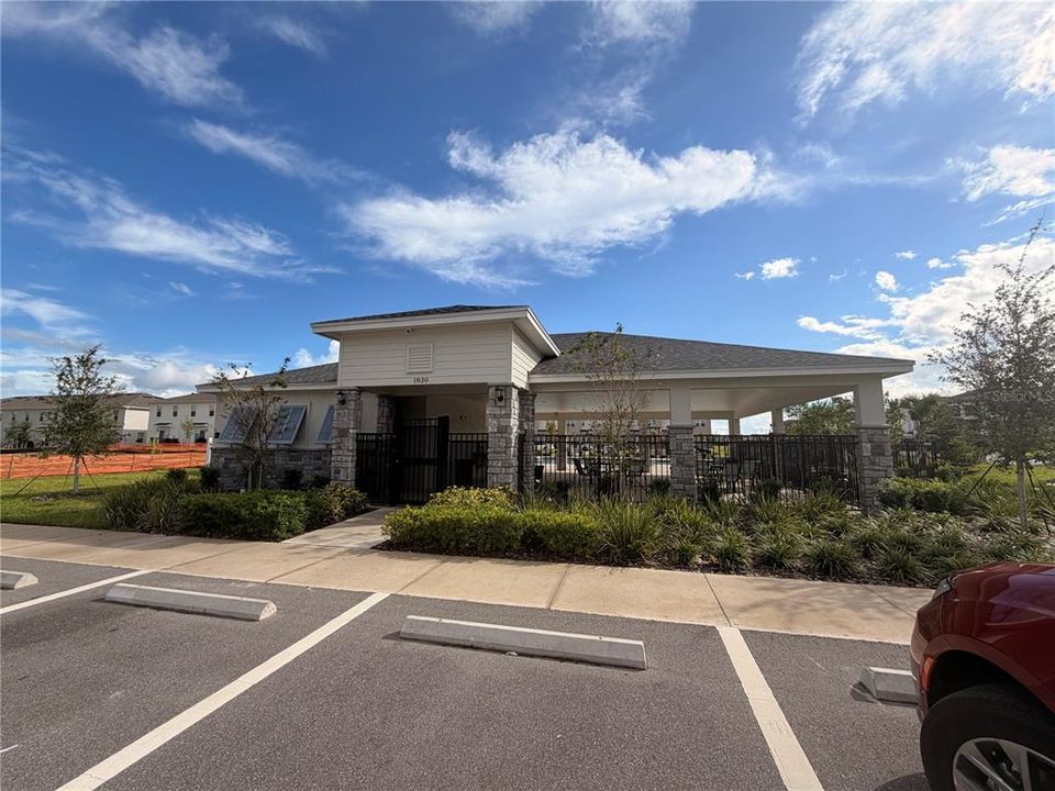 Под контрактом: $2,100 (3 спален, 2 ванн, 1488 Квадратных фут)