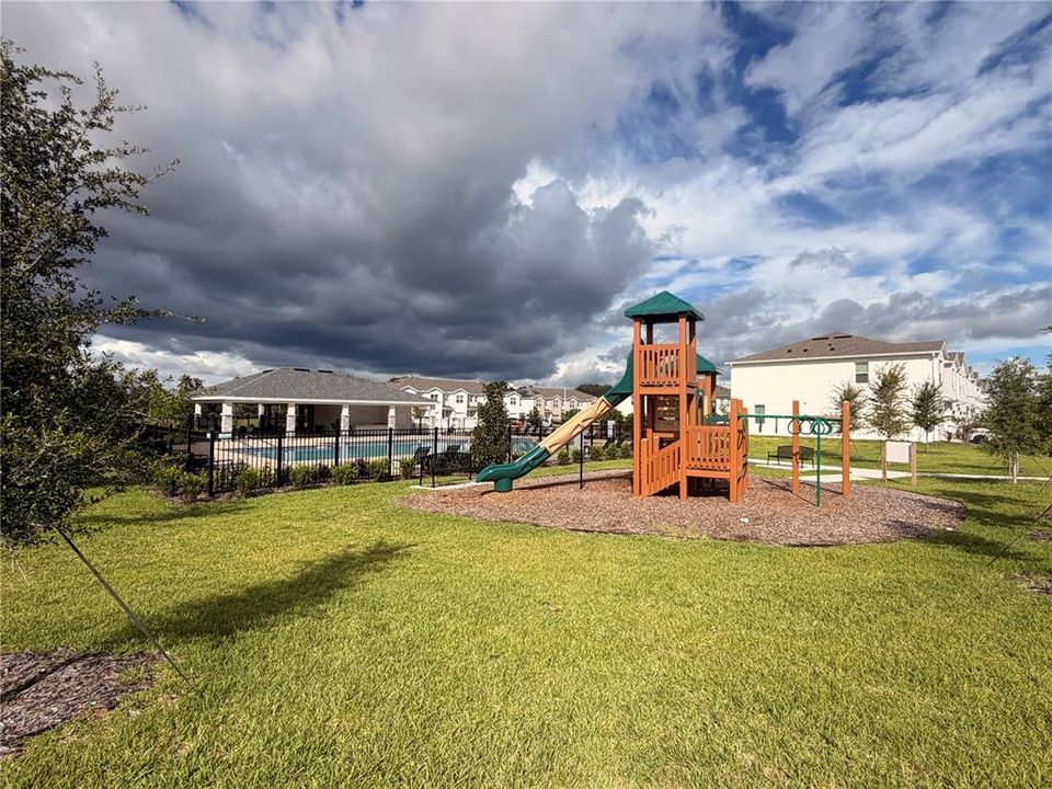 Под контрактом: $2,100 (3 спален, 2 ванн, 1488 Квадратных фут)