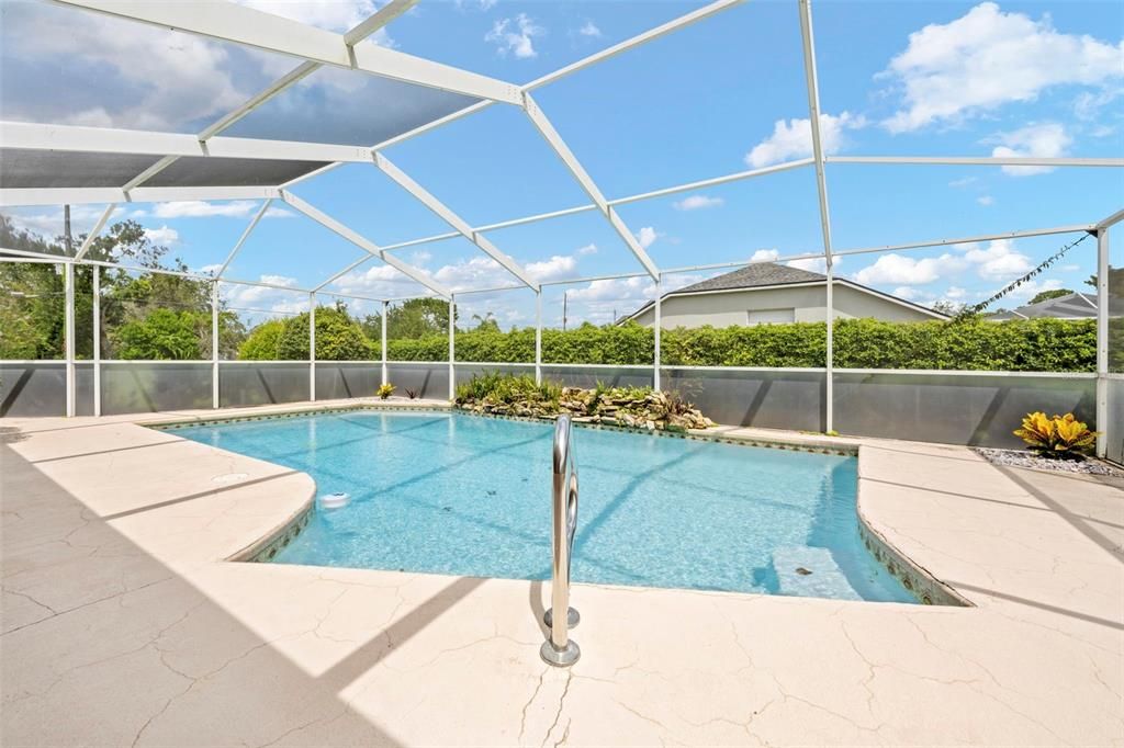 Active With Contract: $379,500 (3 beds, 2 baths, 2179 Square Feet)