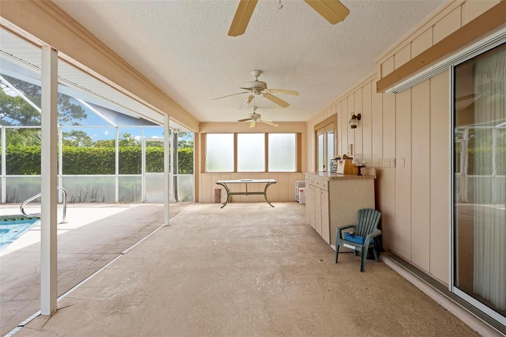 Active With Contract: $379,500 (3 beds, 2 baths, 2179 Square Feet)