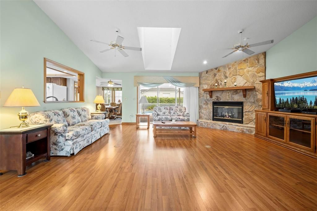 Active With Contract: $379,500 (3 beds, 2 baths, 2179 Square Feet)