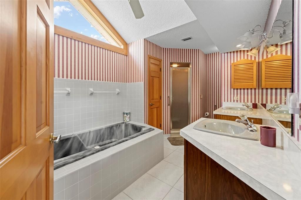 Active With Contract: $379,500 (3 beds, 2 baths, 2179 Square Feet)