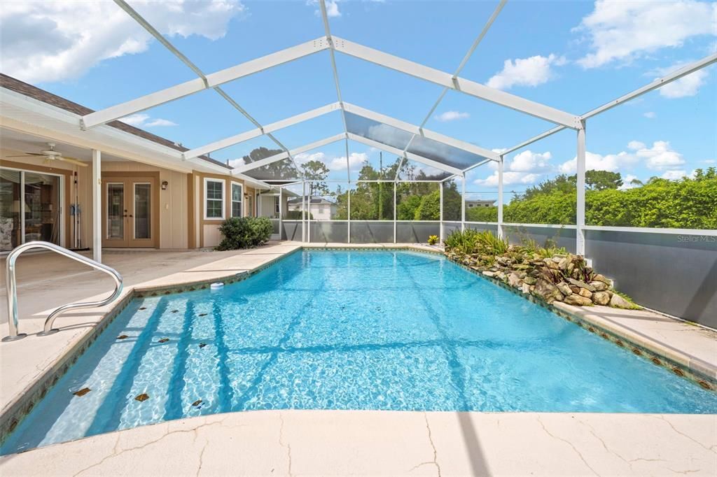 Active With Contract: $379,500 (3 beds, 2 baths, 2179 Square Feet)