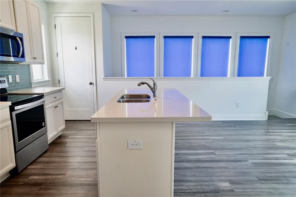 出租: $1,625 (1 贝兹, 1 浴室, 650 平方英尺)