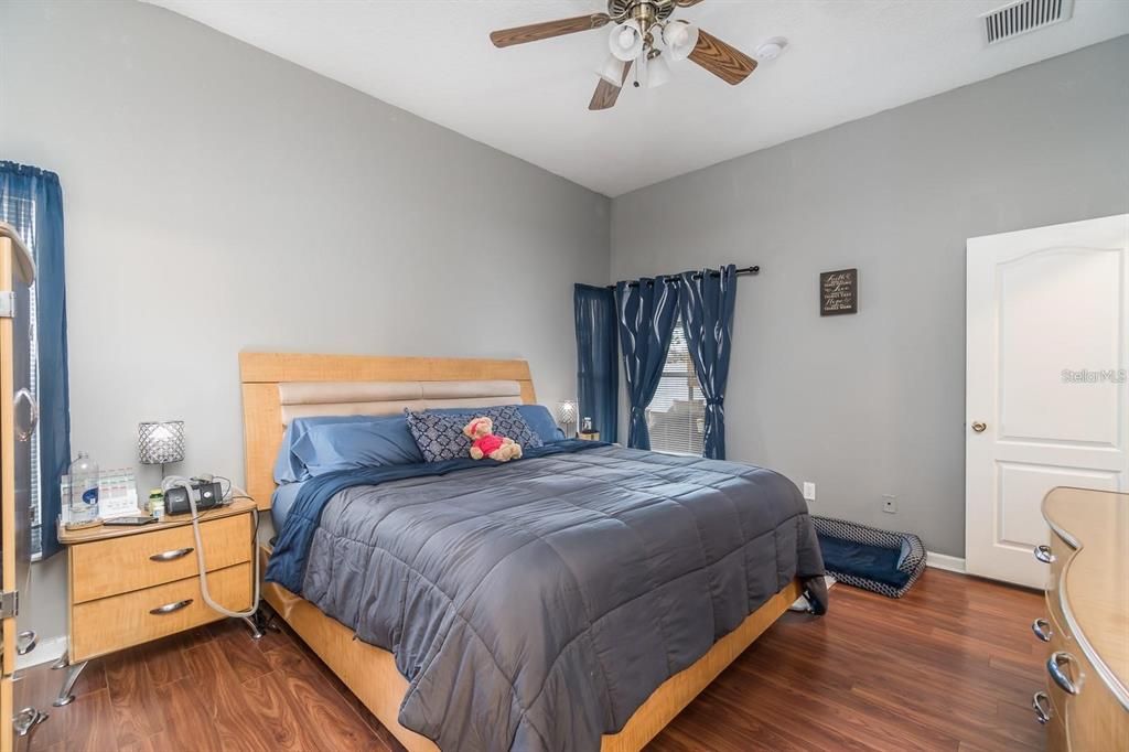 Active With Contract: $2,300 (3 beds, 2 baths, 1876 Square Feet)