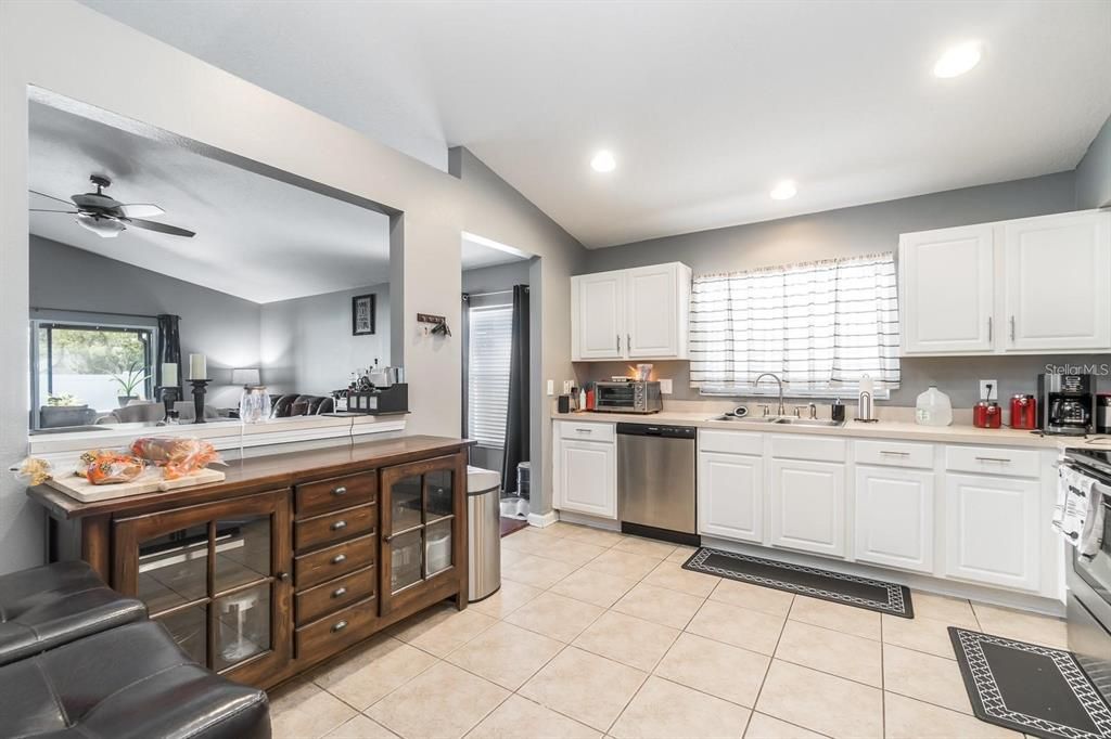 Active With Contract: $2,300 (3 beds, 2 baths, 1876 Square Feet)