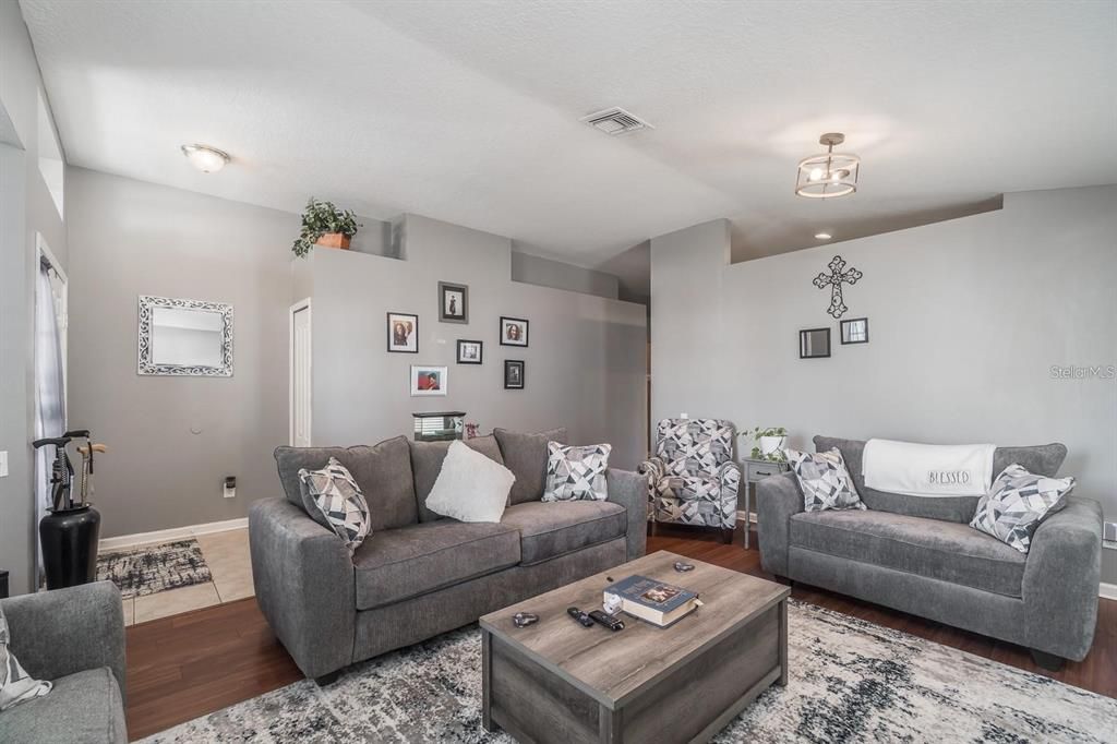 Active With Contract: $2,300 (3 beds, 2 baths, 1876 Square Feet)