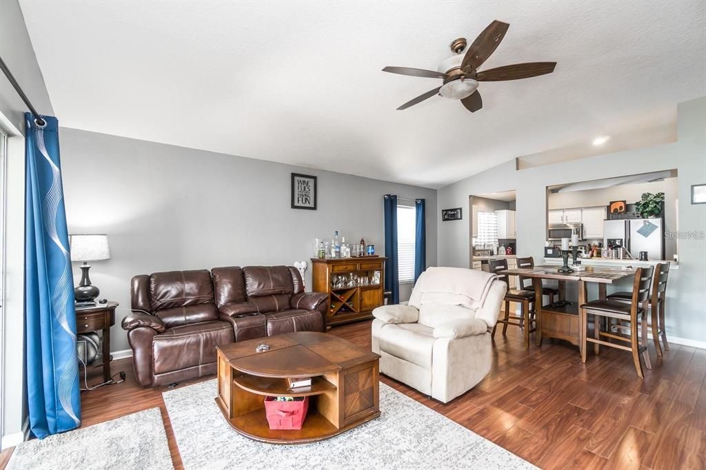 Active With Contract: $2,300 (3 beds, 2 baths, 1876 Square Feet)