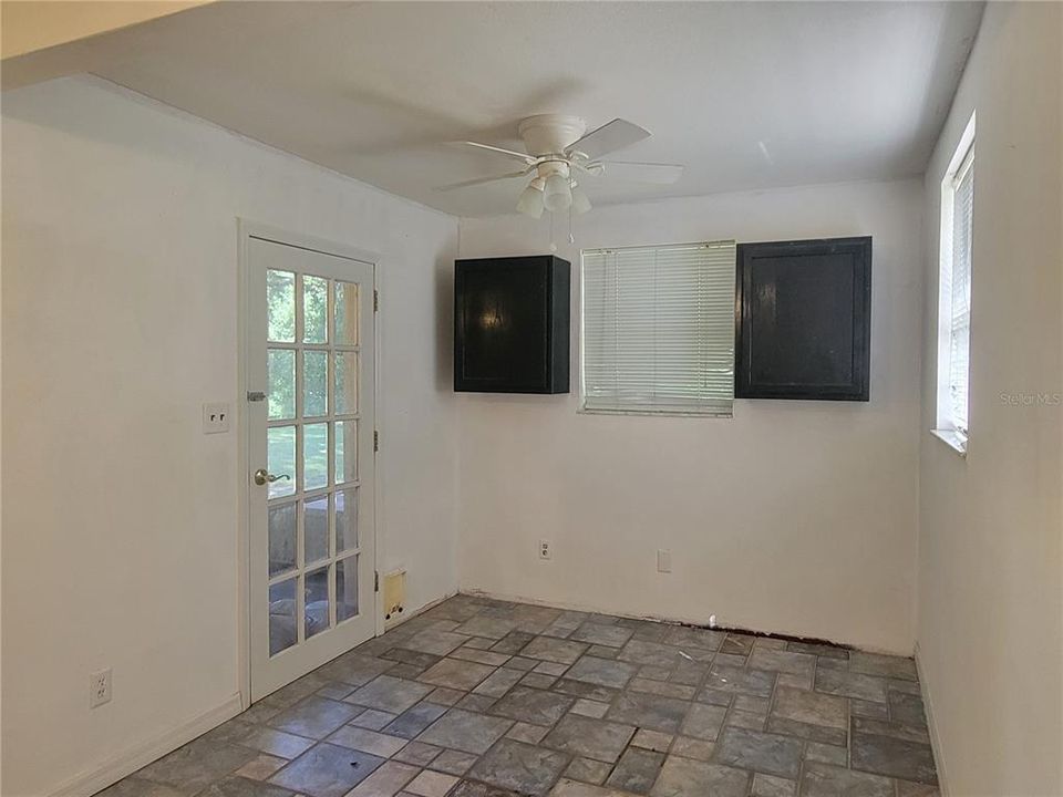 Active With Contract: $2,000 (3 beds, 2 baths, 1752 Square Feet)