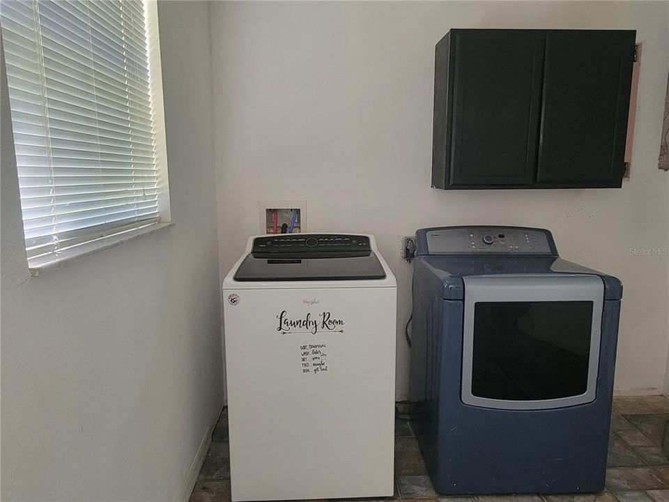 Active With Contract: $2,000 (3 beds, 2 baths, 1752 Square Feet)