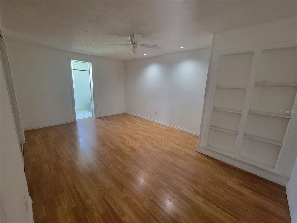 Active With Contract: $2,000 (3 beds, 2 baths, 1752 Square Feet)