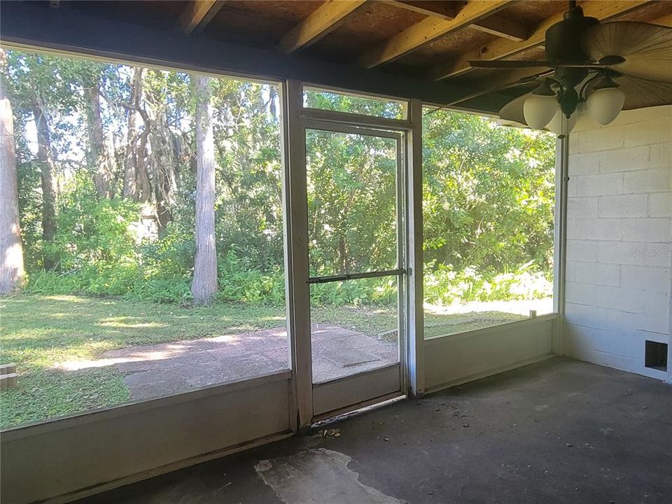 Active With Contract: $2,000 (3 beds, 2 baths, 1752 Square Feet)