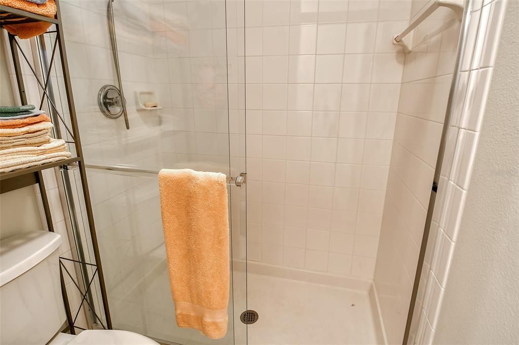 Под контрактом: $249,900 (2 спален, 2 ванн, 1068 Квадратных фут)