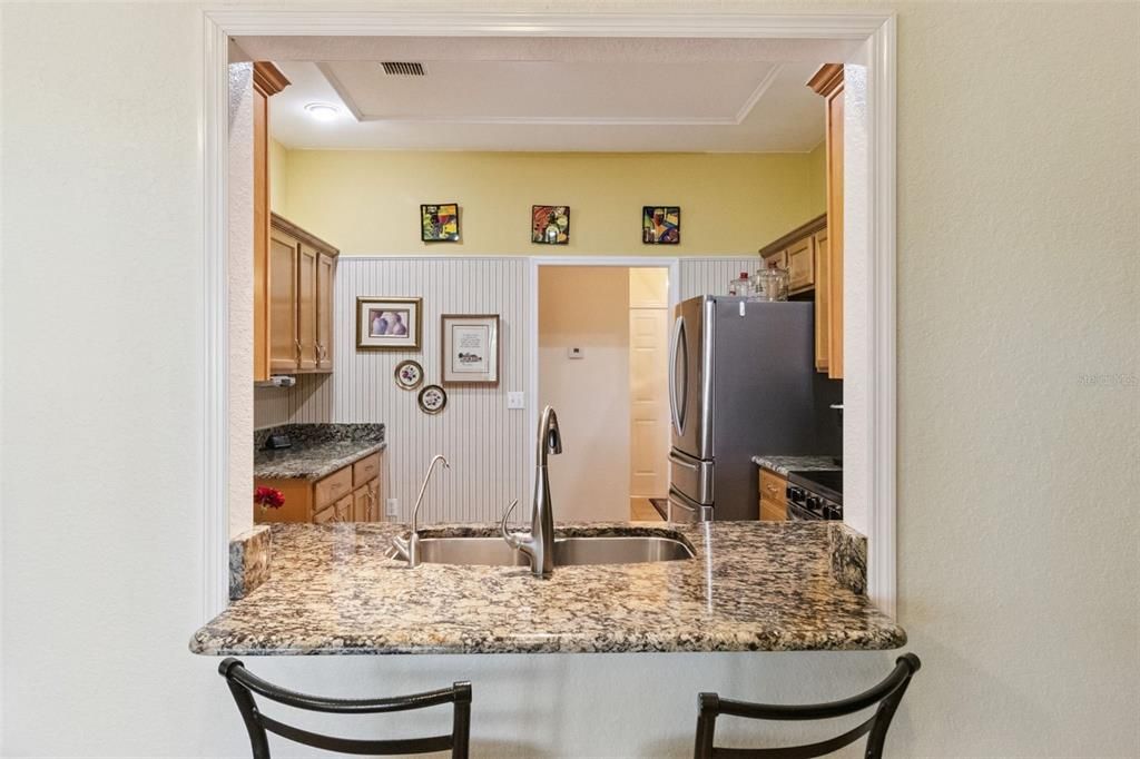 En Venta: $325,000 (3 camas, 2 baños, 2004 Pies cuadrados)