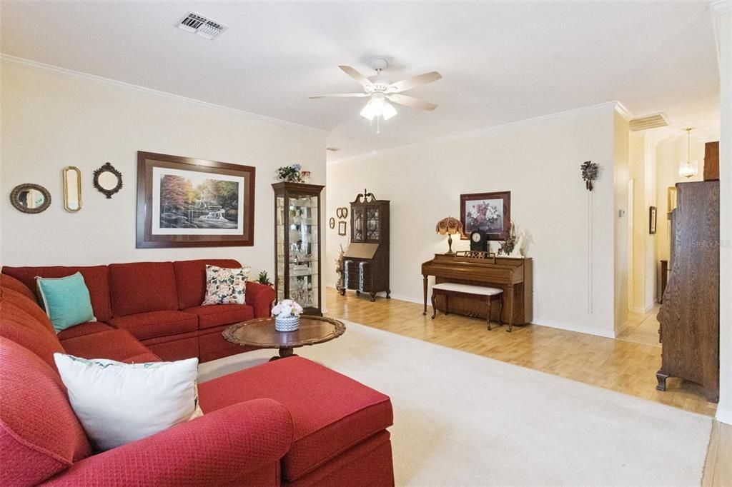 En Venta: $325,000 (3 camas, 2 baños, 2004 Pies cuadrados)