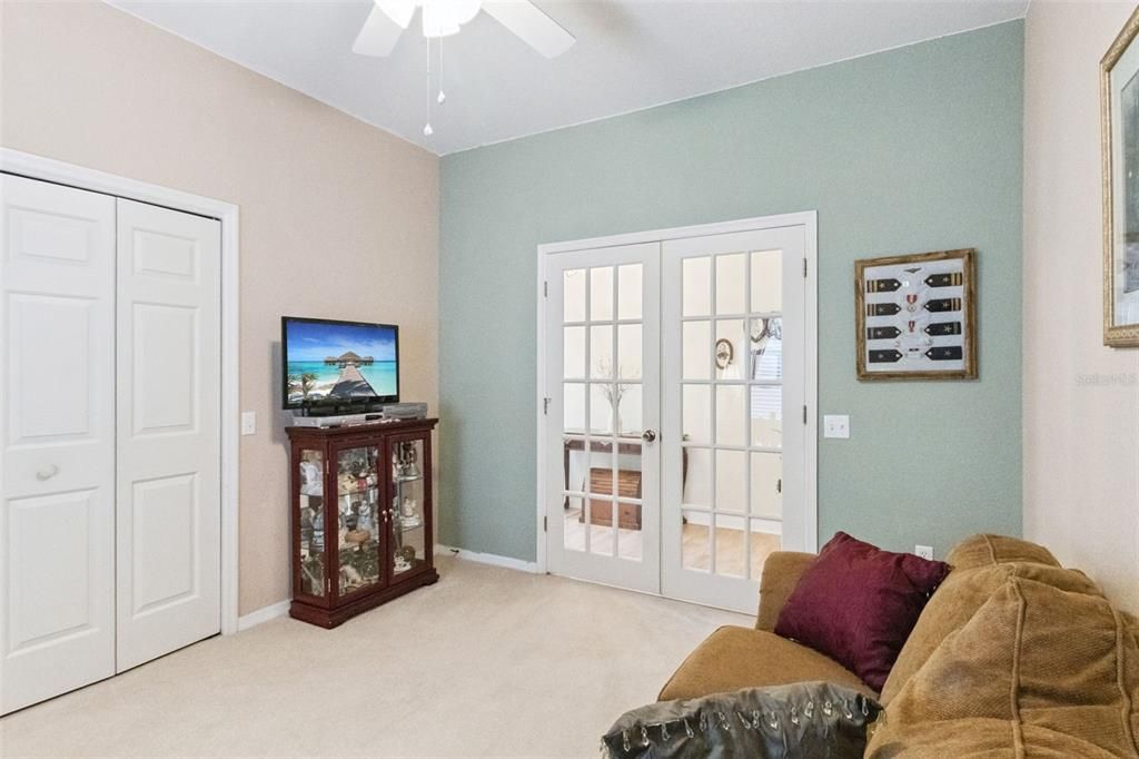 En Venta: $325,000 (3 camas, 2 baños, 2004 Pies cuadrados)