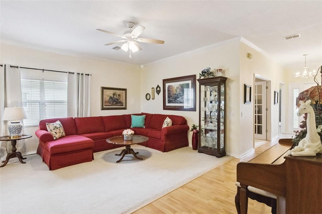 En Venta: $325,000 (3 camas, 2 baños, 2004 Pies cuadrados)