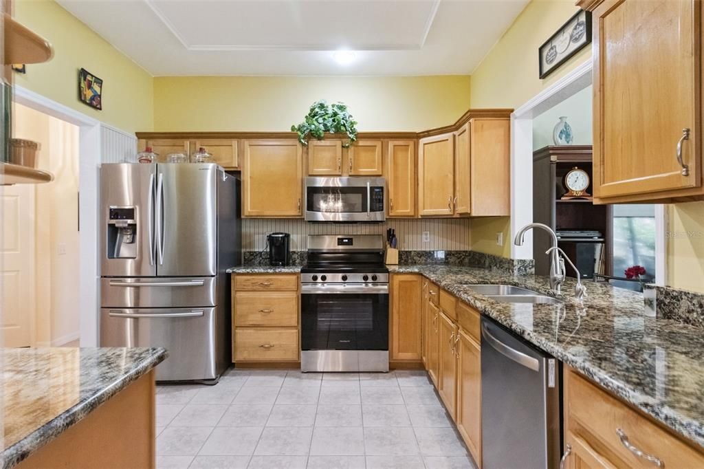 En Venta: $325,000 (3 camas, 2 baños, 2004 Pies cuadrados)