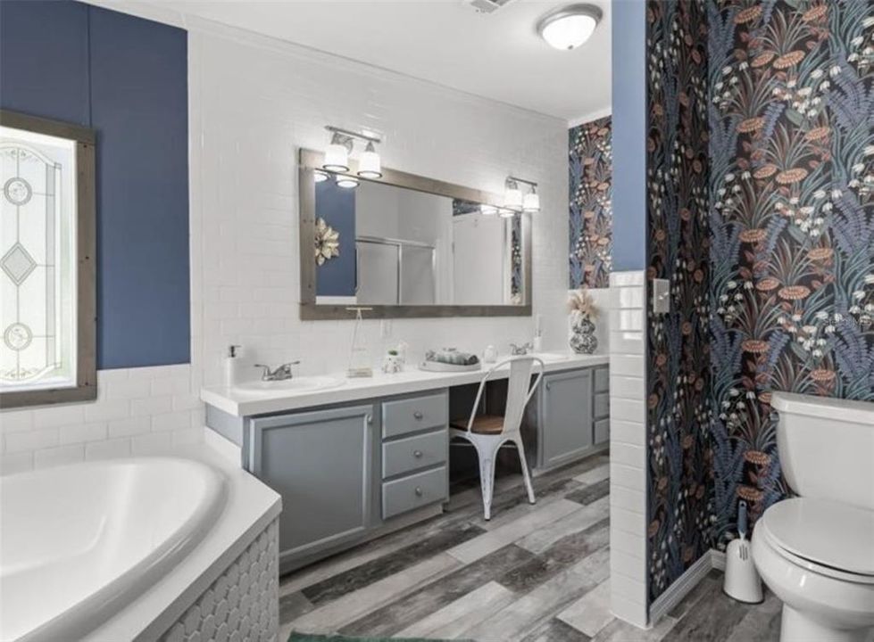 На продажу: $320,000 (3 спален, 2 ванн, 2015 Квадратных фут)