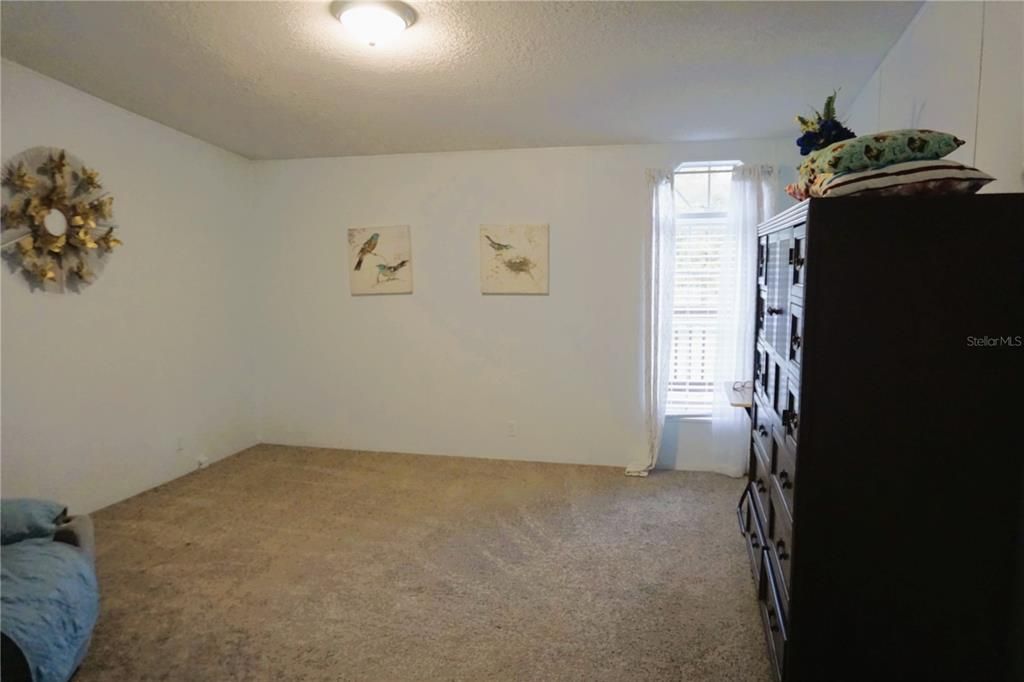 На продажу: $320,000 (3 спален, 2 ванн, 2015 Квадратных фут)