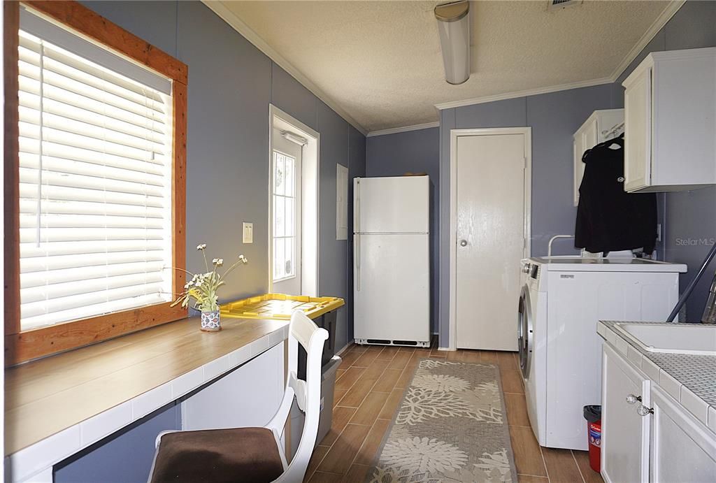 На продажу: $320,000 (3 спален, 2 ванн, 2015 Квадратных фут)