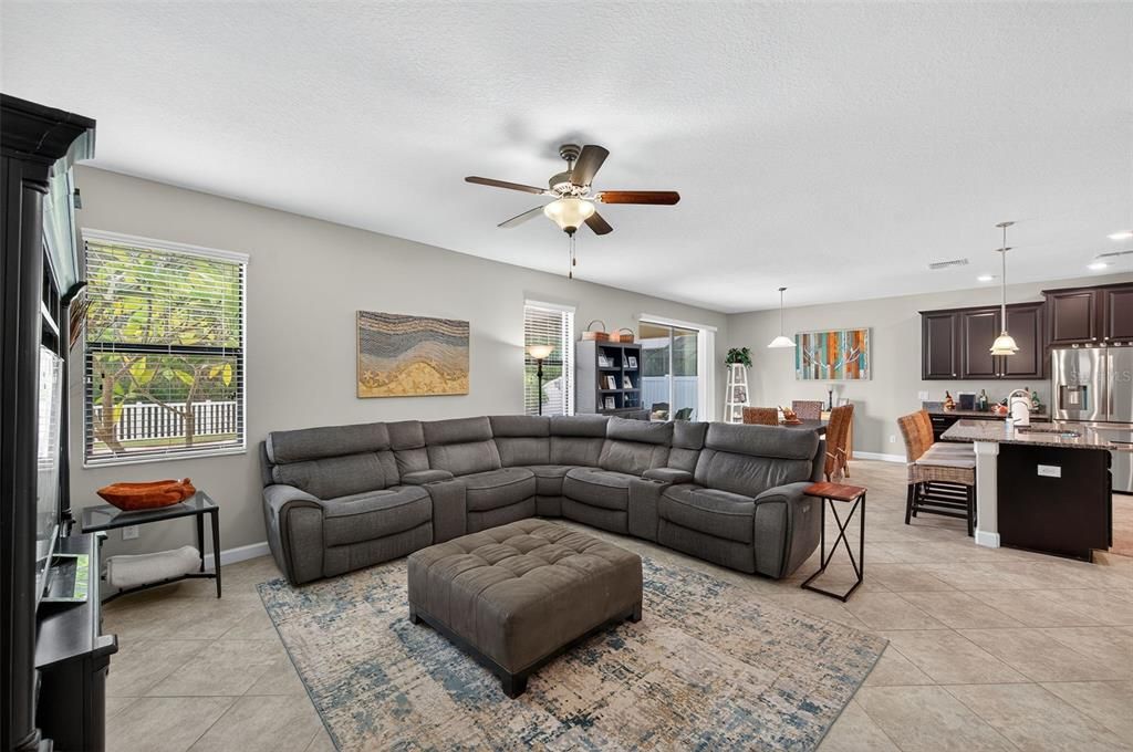 待售: $589,900 (4 贝兹, 2 浴室, 2946 平方英尺)