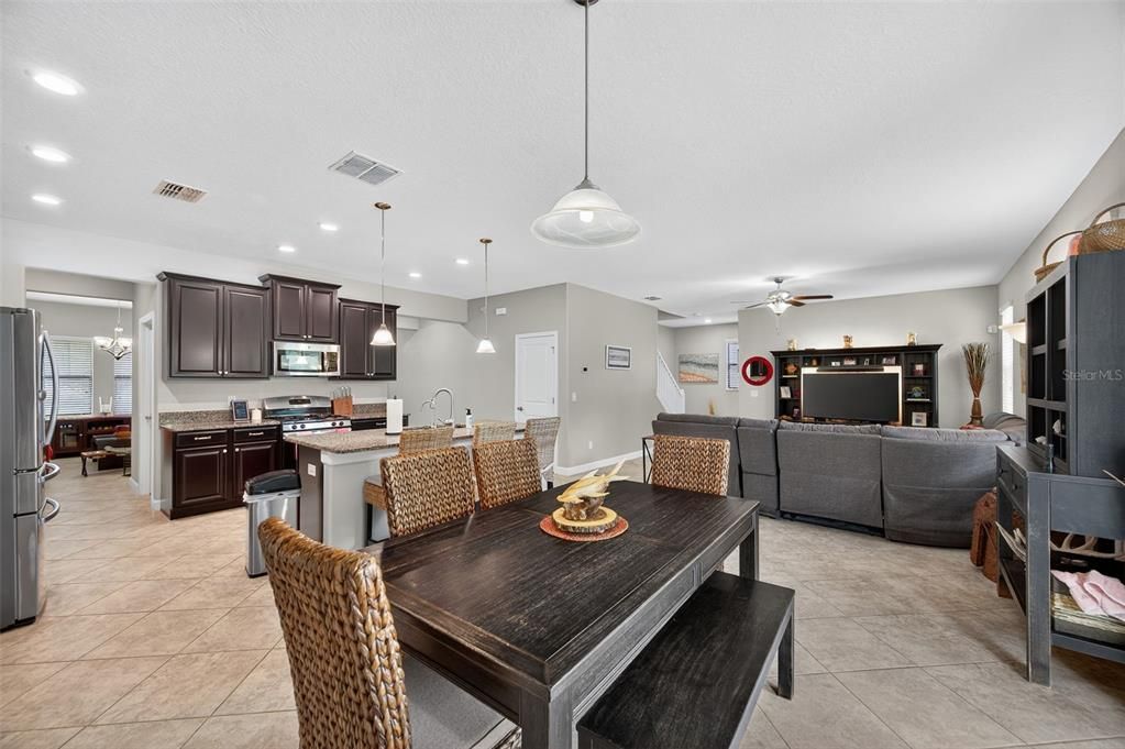 待售: $589,900 (4 贝兹, 2 浴室, 2946 平方英尺)