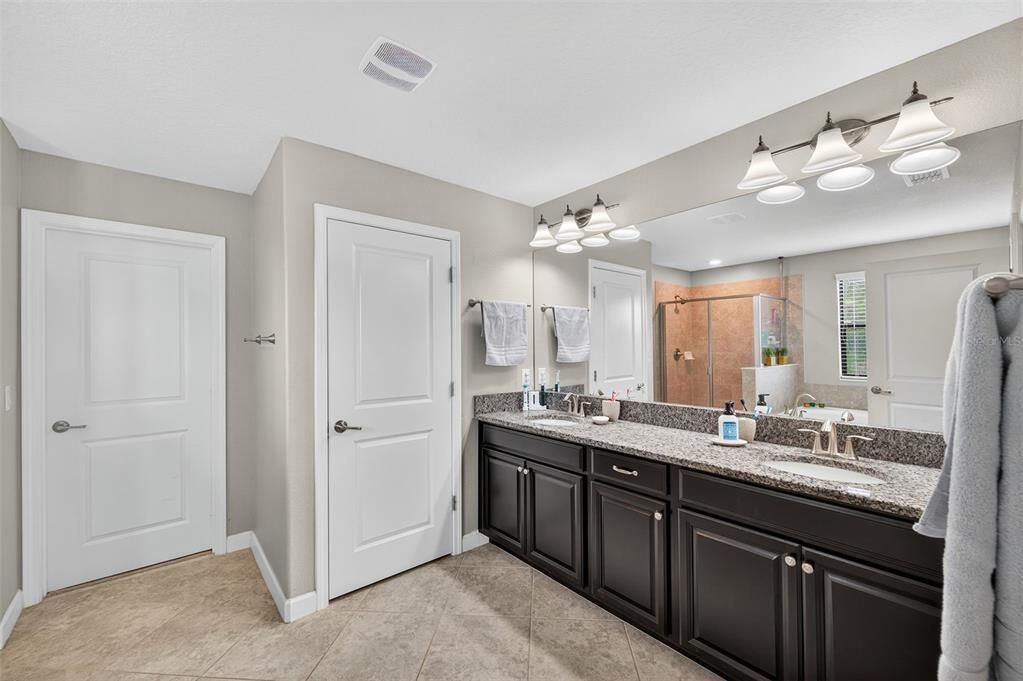 待售: $589,900 (4 贝兹, 2 浴室, 2946 平方英尺)