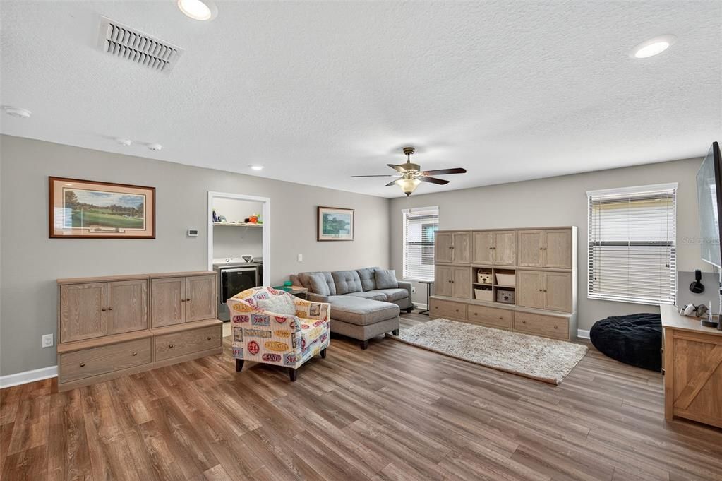 待售: $589,900 (4 贝兹, 2 浴室, 2946 平方英尺)