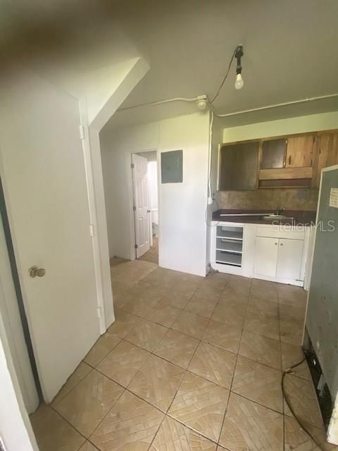 For Rent: $750 (0 beds, 1 baths, 450 Square Feet)