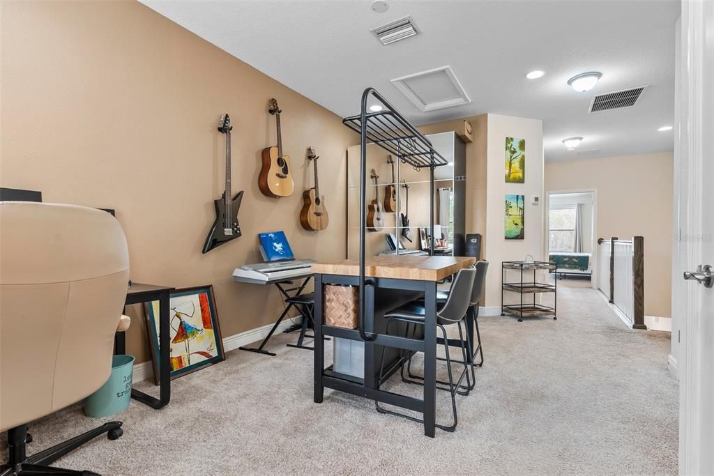 На продажу: $285,000 (2 спален, 2 ванн, 1571 Квадратных фут)