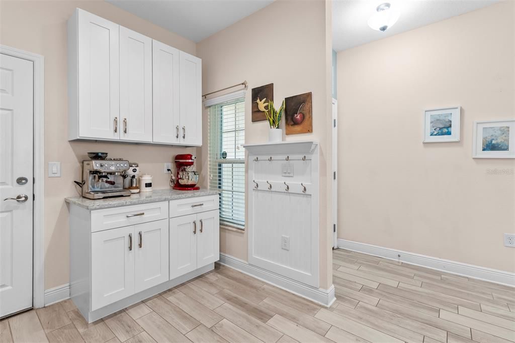 На продажу: $285,000 (2 спален, 2 ванн, 1571 Квадратных фут)