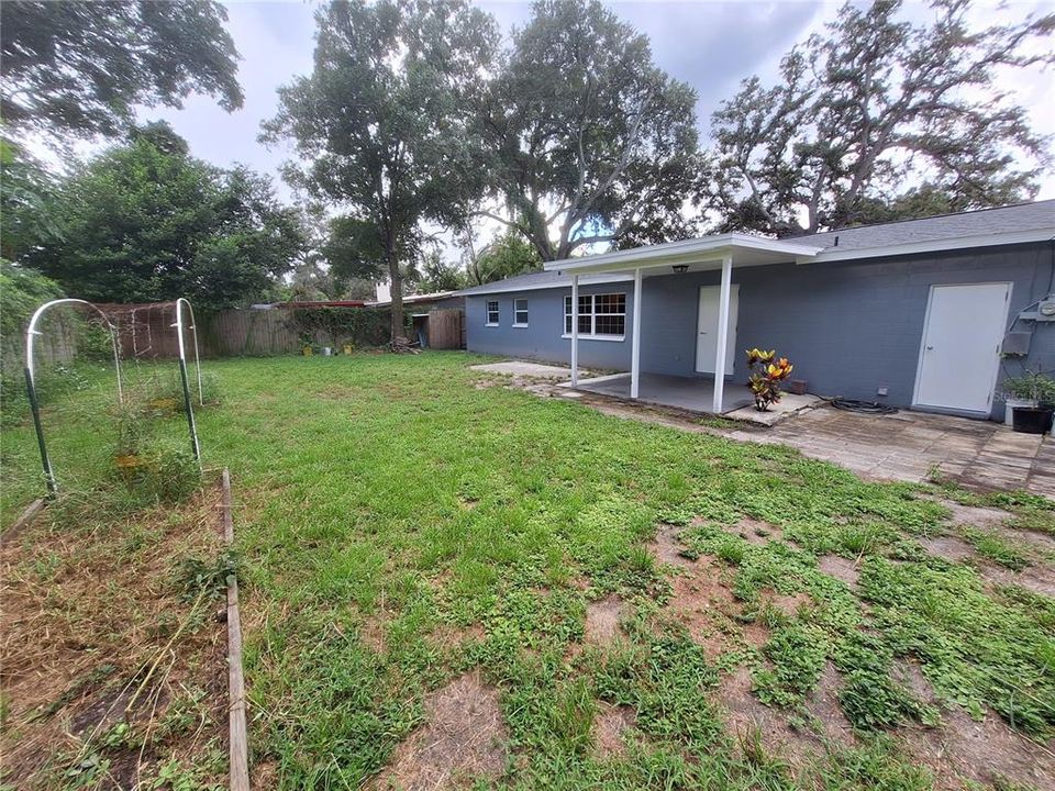 Activo con contrato: $1,850 (3 camas, 2 baños, 1264 Pies cuadrados)