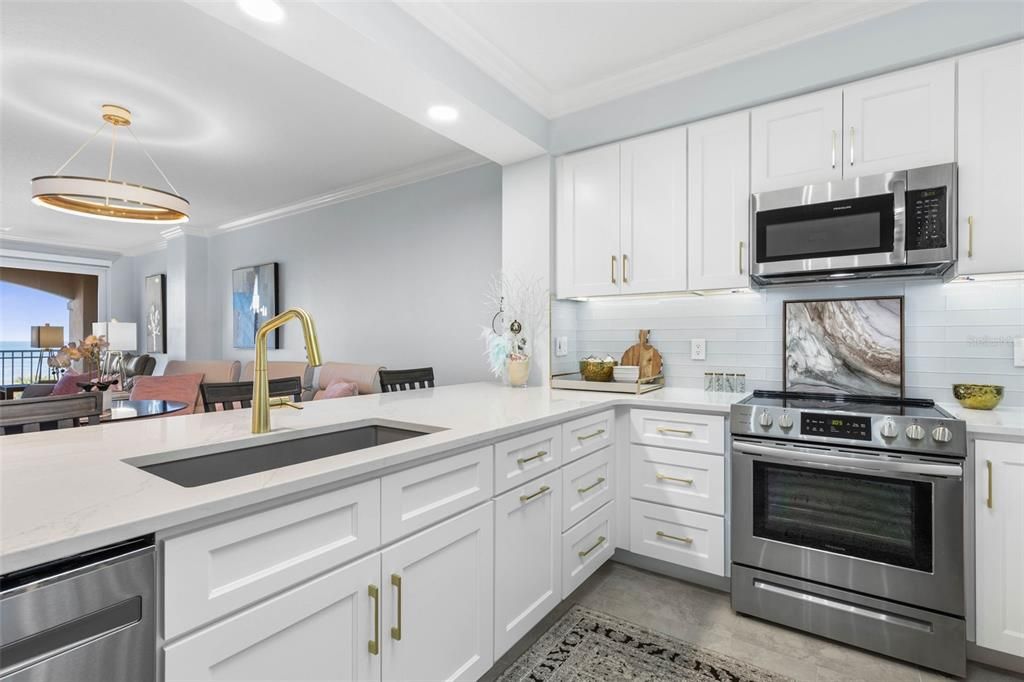 For Sale: $689,000 (3 beds, 2 baths, 1640 Square Feet)