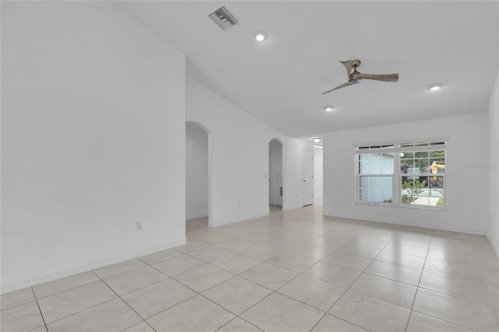 В аренду: $1,900 (4 спален, 2 ванн, 1995 Квадратных фут)