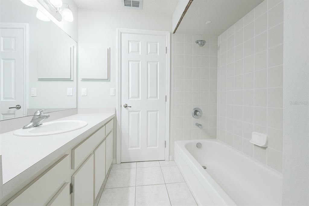 Active With Contract: $219,500 (3 beds, 2 baths, 1419 Square Feet)