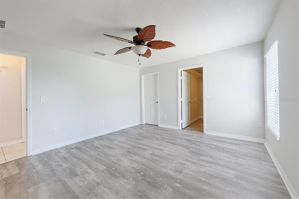 Active With Contract: $219,500 (3 beds, 2 baths, 1419 Square Feet)