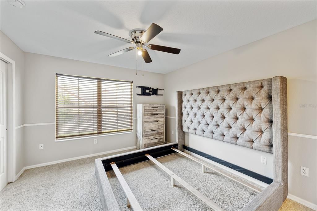 Под контрактом: $234,900 (2 спален, 2 ванн, 1168 Квадратных фут)