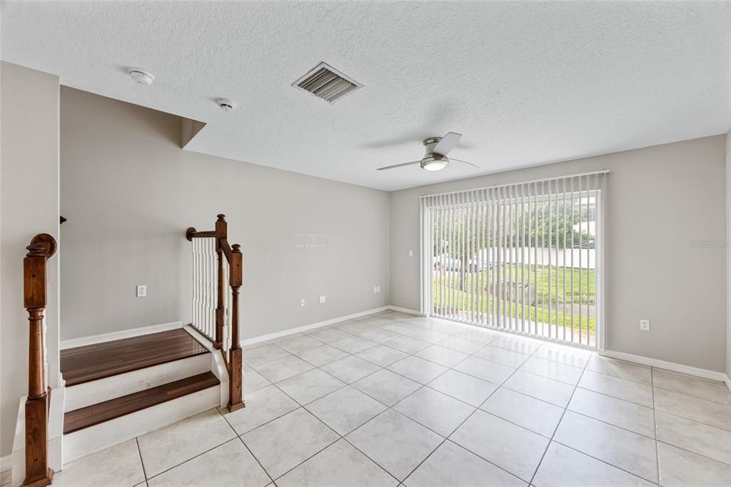 Под контрактом: $234,900 (2 спален, 2 ванн, 1168 Квадратных фут)