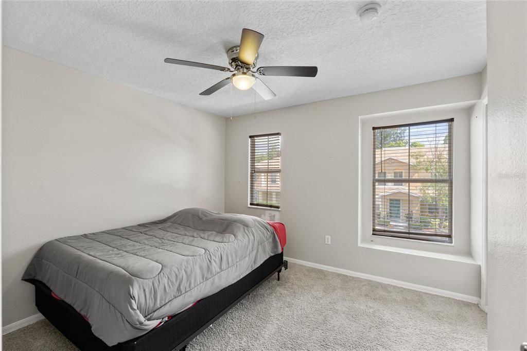 Под контрактом: $234,900 (2 спален, 2 ванн, 1168 Квадратных фут)