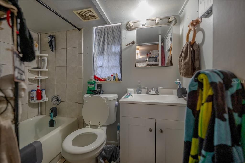 На продажу: $395,000 (4 спален, 0 ванн, 2020 Квадратных фут)